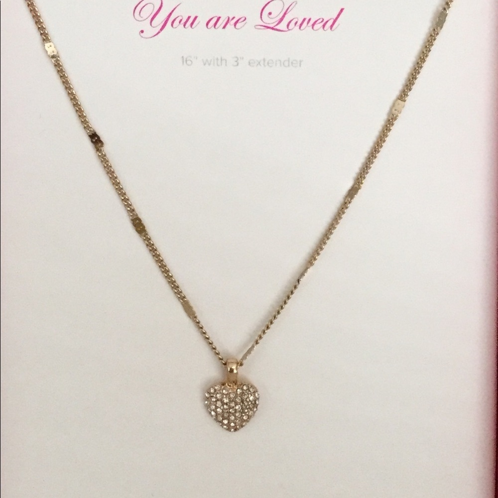NEW! Vera bradley short heart necklace